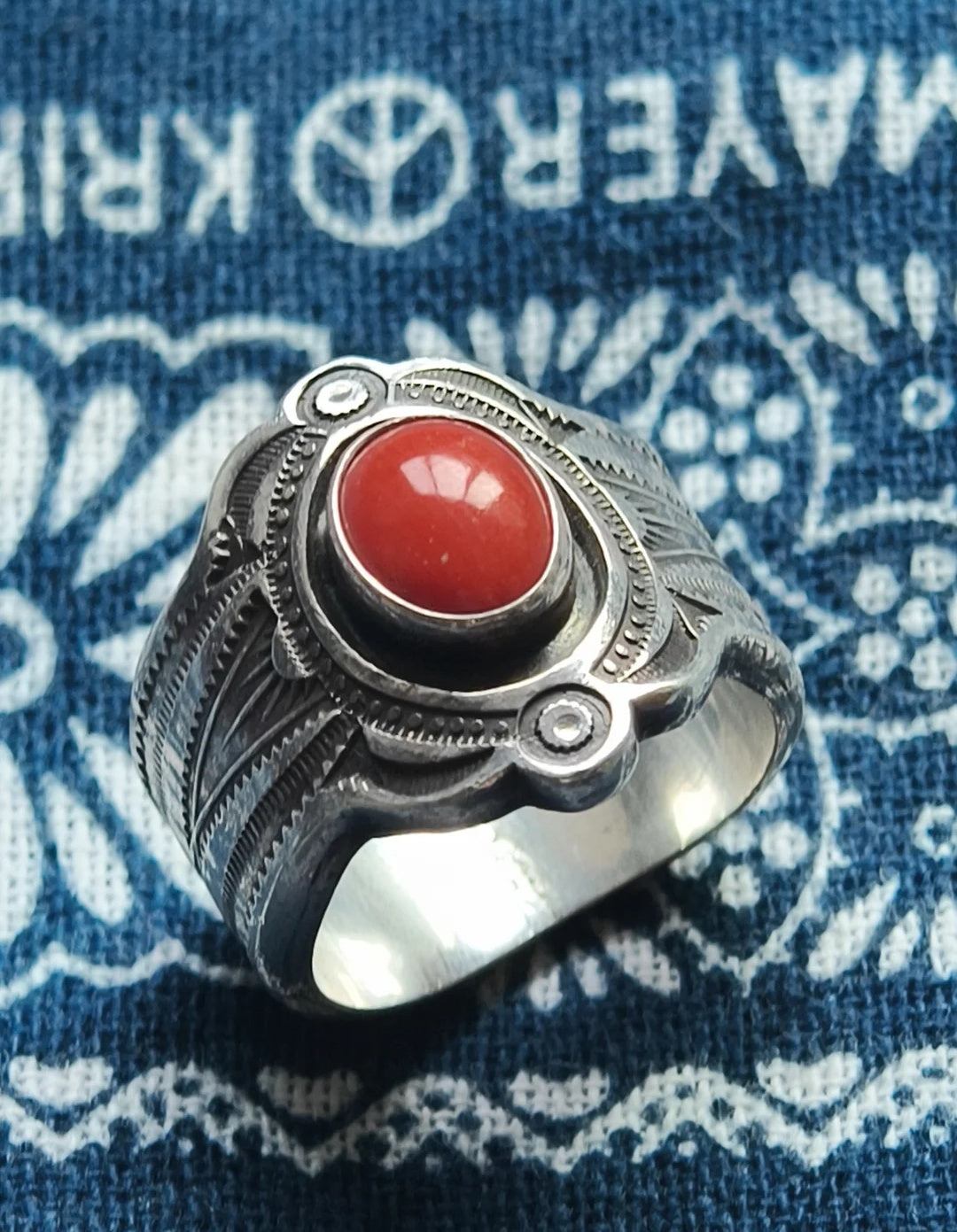 Navajo Pattern Coral Ring Silver Ornament Coral