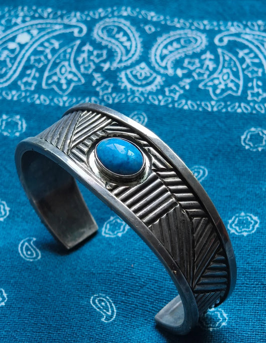 Unique minimalist flanging design inlaid with gold turquoise sterling silver flanging bracelet