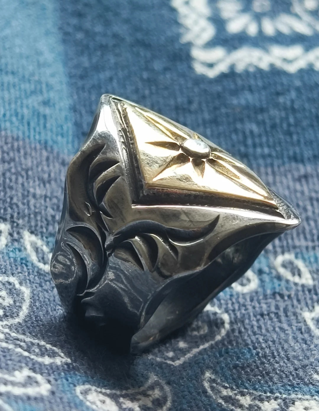 Antique, simple, atmospheric ring silver jewelry