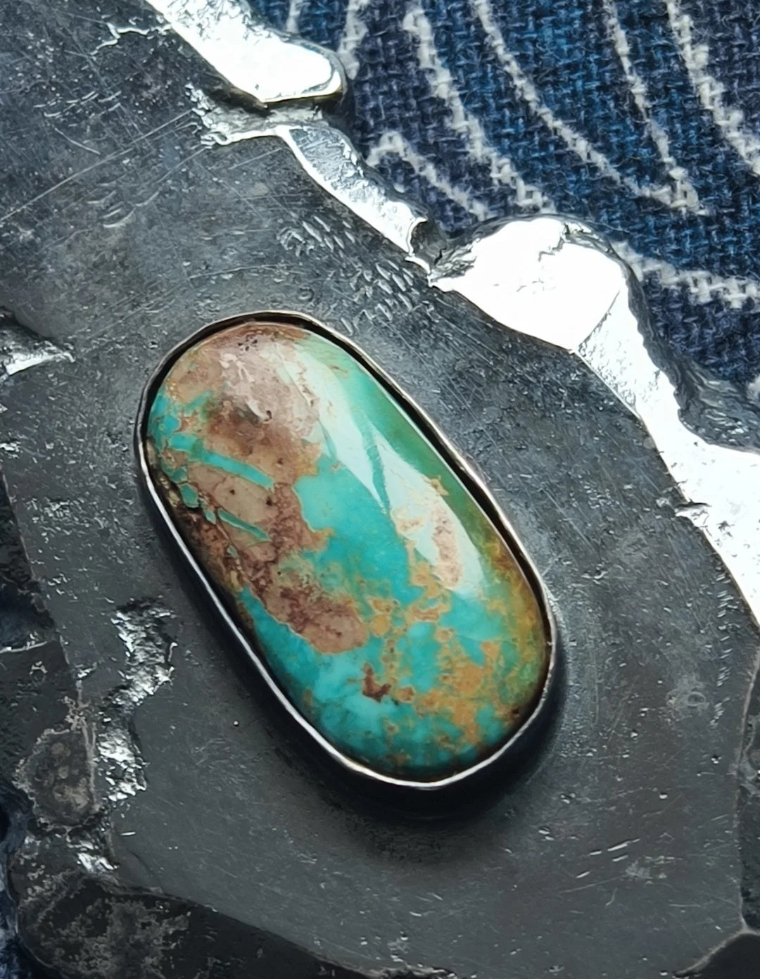 Handmade turquoise silver cake pendant with pure silver and silver decoration